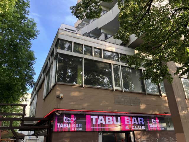 Bismarckstraße 90, 1. <strong>OG</strong> 